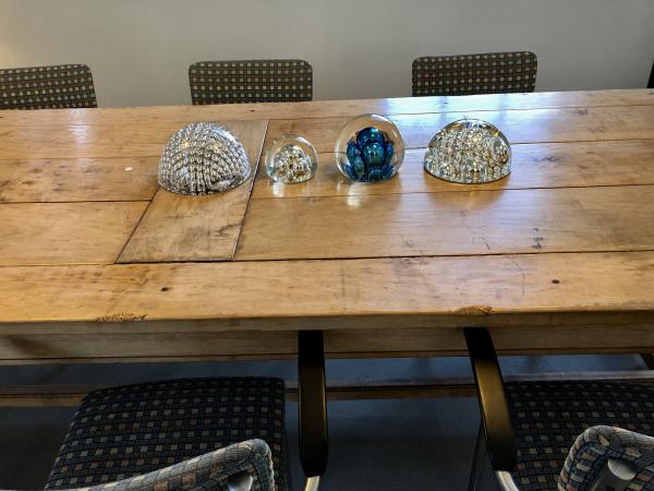 Explosionspheres on a table